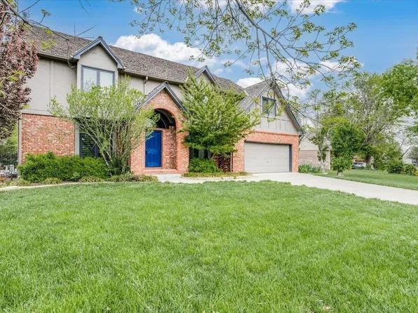 8522 E Greenbriar St, Wichita, KS 67226