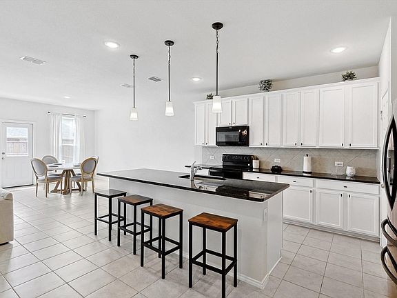 2nd image of 1049 Castroville Dr