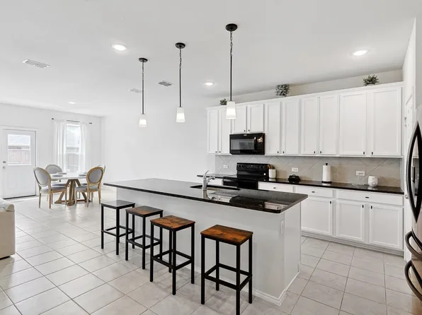 1049 Castroville Dr, Forney, TX 75126