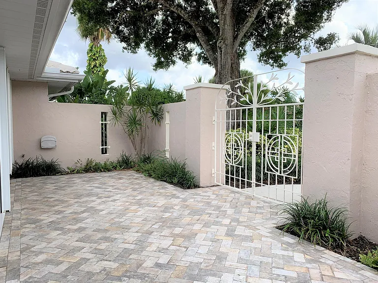 5672 Country Lakes Dr — Photo 4