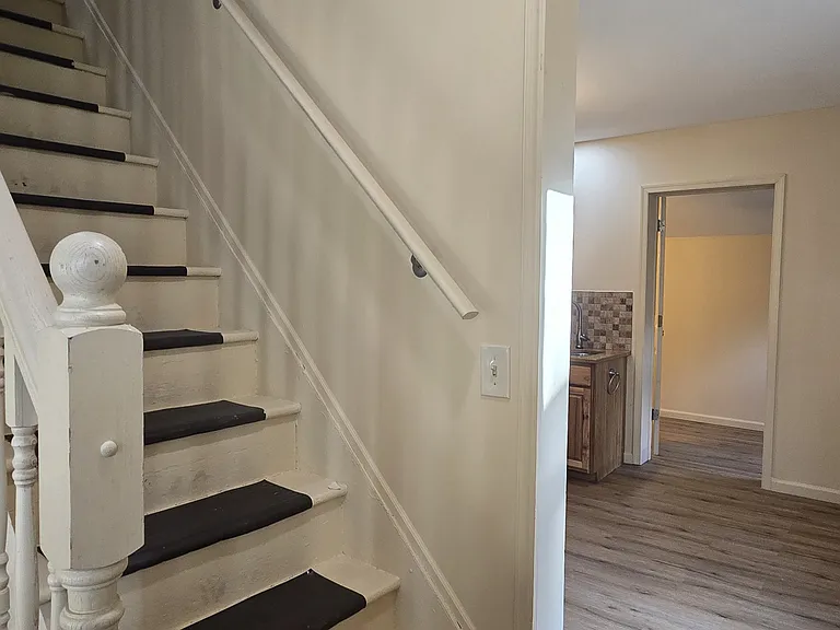 542 Iron St — Photo 16