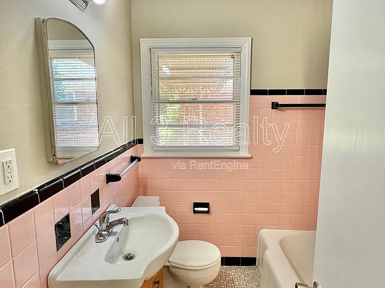 804 Hillman St — Photo 27