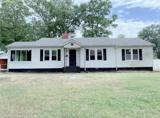 112 Bowman St, Lavonia, GA 30553