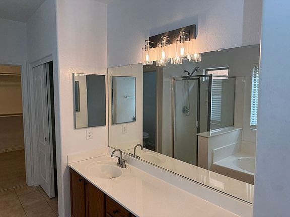 3rd image of 1682 E Fontana Dr