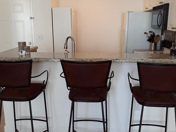 5th image of 520 SE 5th Avenue #3704