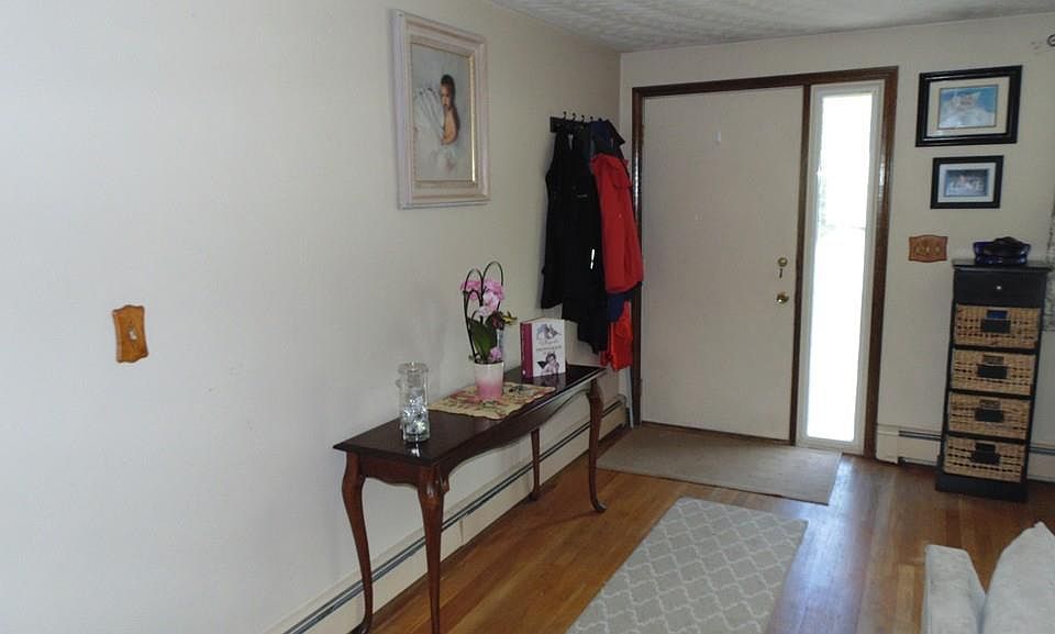 107 Elm St, Blackstone, MA 01504 Zillow