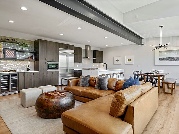 3rd image of 158 Caravelle Drive UNIT 23