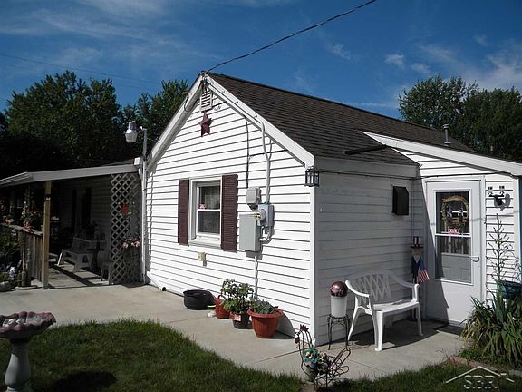 4th image of 2649 Iowa Ave