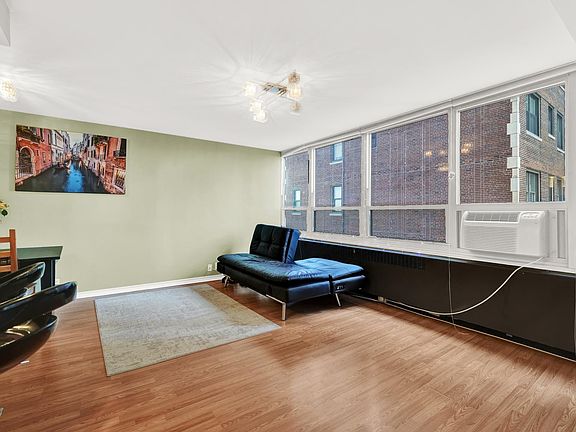 2nd image of 3950 N Lake Shore Dr Ste 1229
