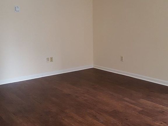 2nd image of 3002 Caldwell Ct APT 6