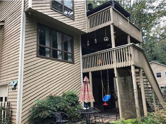 4th image of 2722 Kenwood Dr