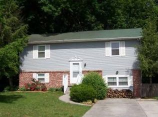 10005 Branchview Dr #DT, Knoxville, TN 37932