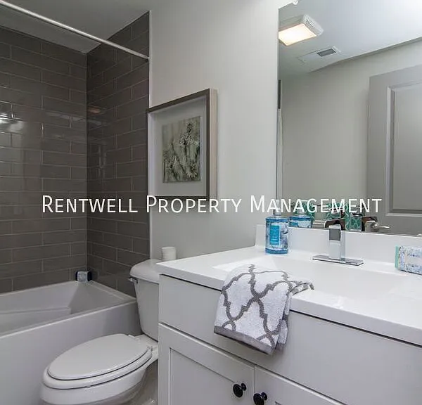 3460 Midvale Ave #301 — Photo 21