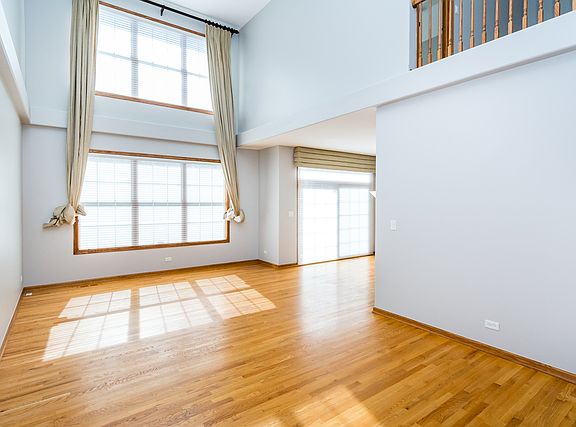 2nd image of 427 Ashbury Ct