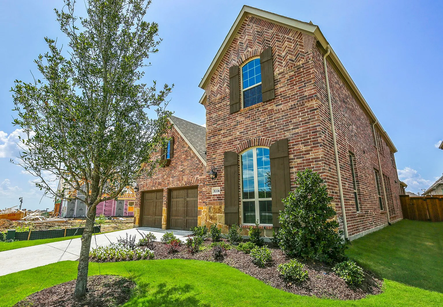 4 bed, 5.5 bath, 3518 sqft, $4,100 — Photo 2
