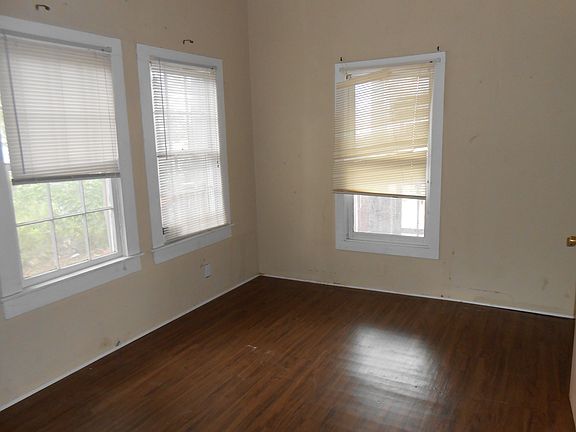 3rd image of 716 W St Augustine St