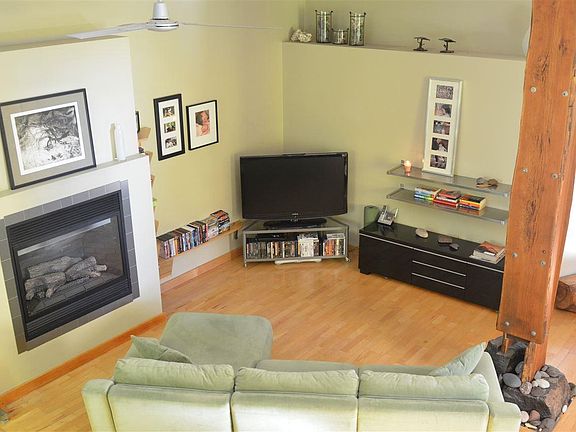 3rd image of 1403 N Basswood Ave
