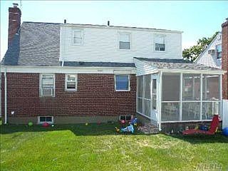 4th image of 290 Jefferson Ave