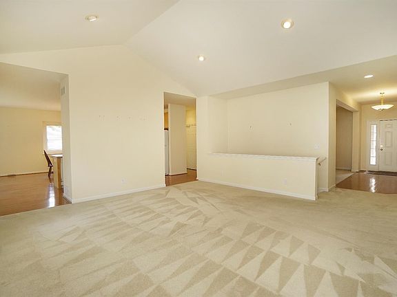 4th image of 9341 Hickory Hill Ct