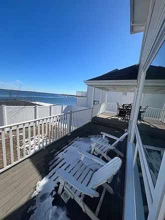 66 Gaspee Point Dr — Photo 9