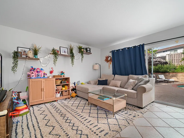 1015 Sparrow Ct — Photo 7