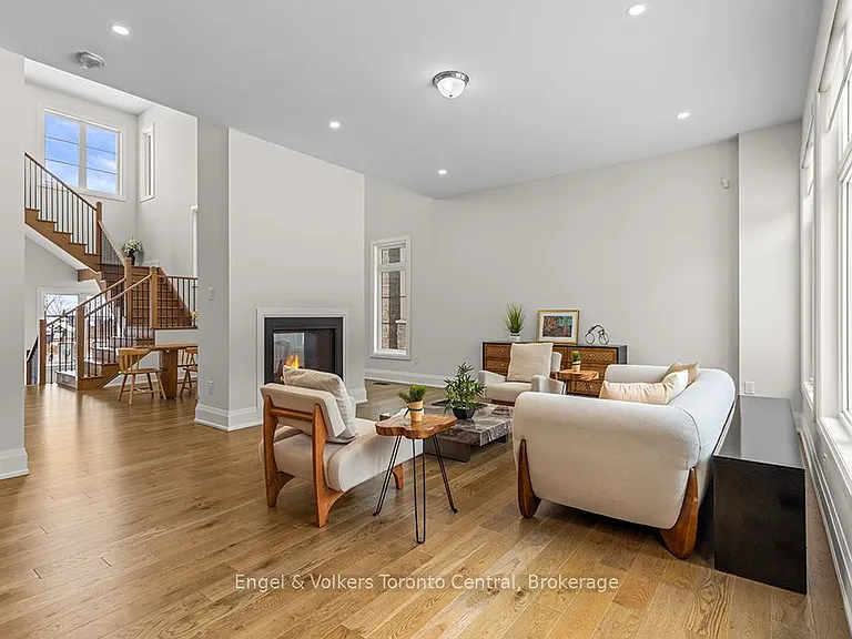 110 Dorothy Dr — Photo 11
