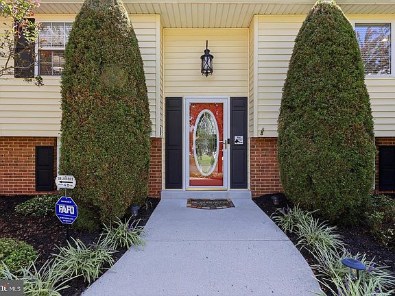 3rd image of 19016 Hempstone Ct