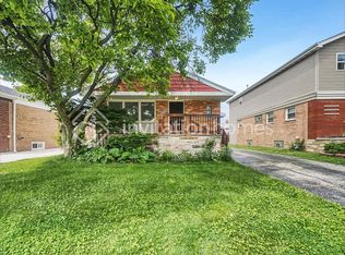 8834 S Troy Ave, Evergreen Park, IL 60805
