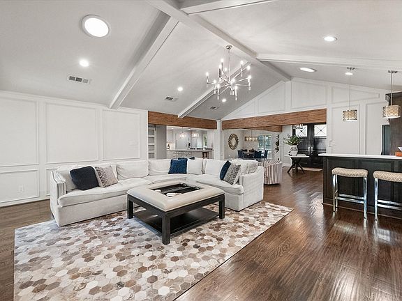 3rd image of 122 Oak Trl