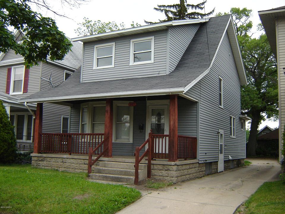 1st image of 317 Ann St NE