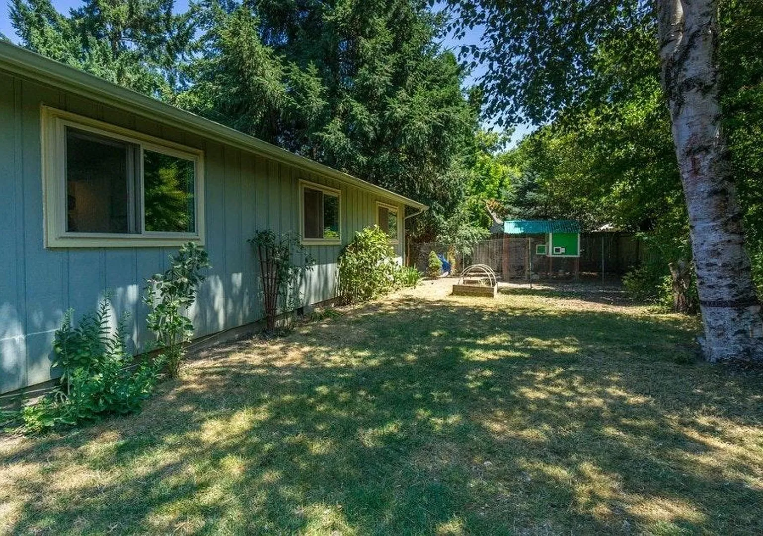 Available Late August ~ 4 Bedroom 2 Bath House near OSU — Photo 3