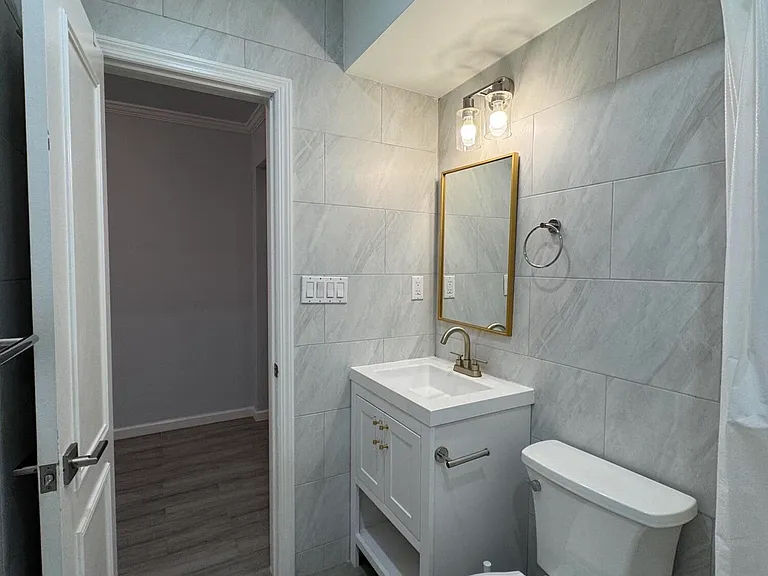66 Archwood Ave — Photo 8