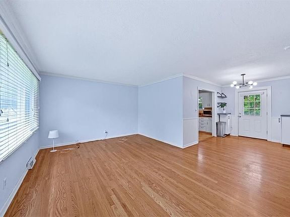 3rd image of 3428 W 77th Ter