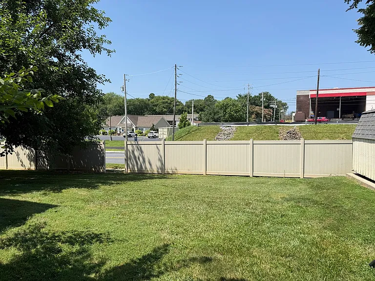 359 Greenland Dr — Photo 21