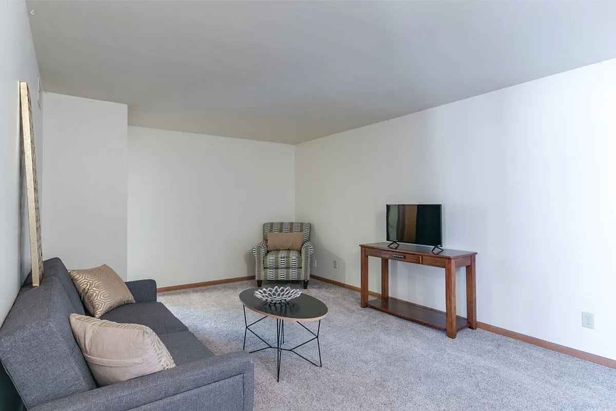 Lamplighter Park Plaza - 422 N. 11th — Photo 1