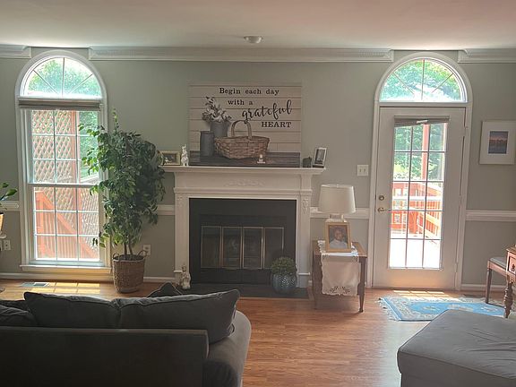 4th image of 46843 Trumpet Cir