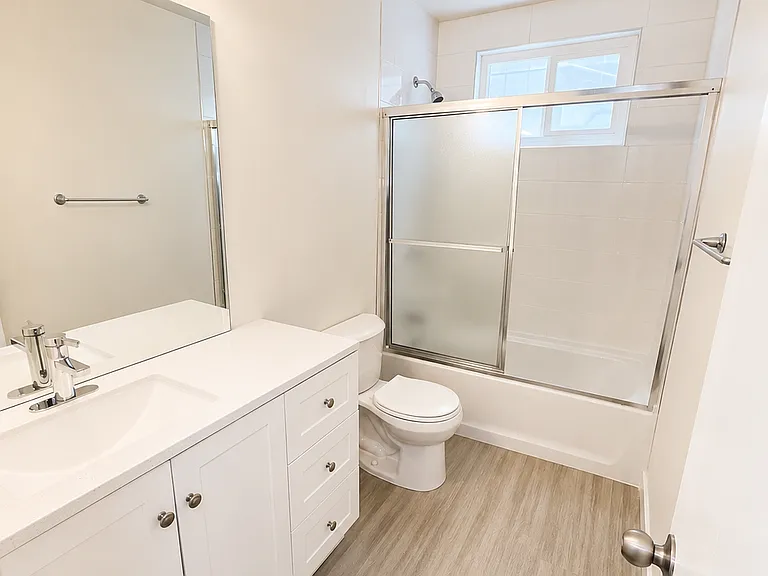 534 N Hayworth Ave #104 — Photo 10