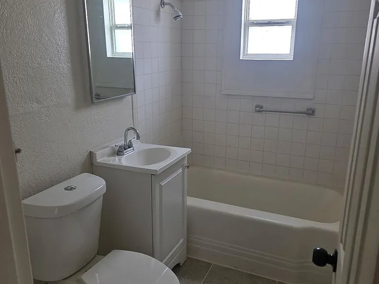 1506 W Yucca Ave — Photo 9