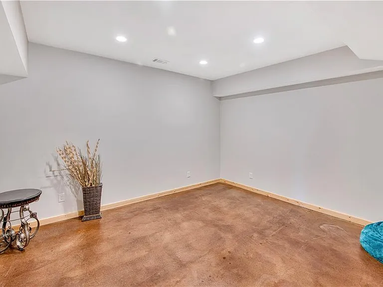 4290 Maner St SE — Photo 45