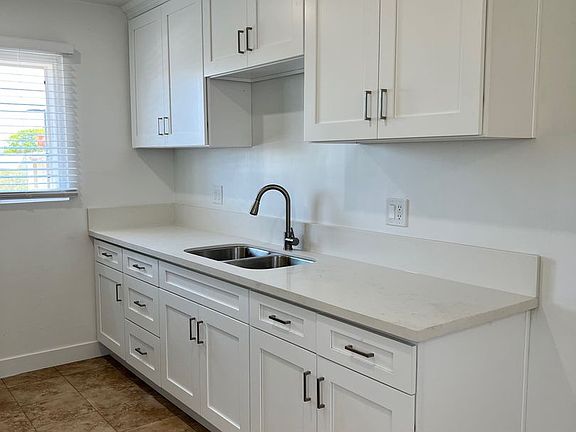 3rd image of 10519 Crenshaw Blvd APT 4