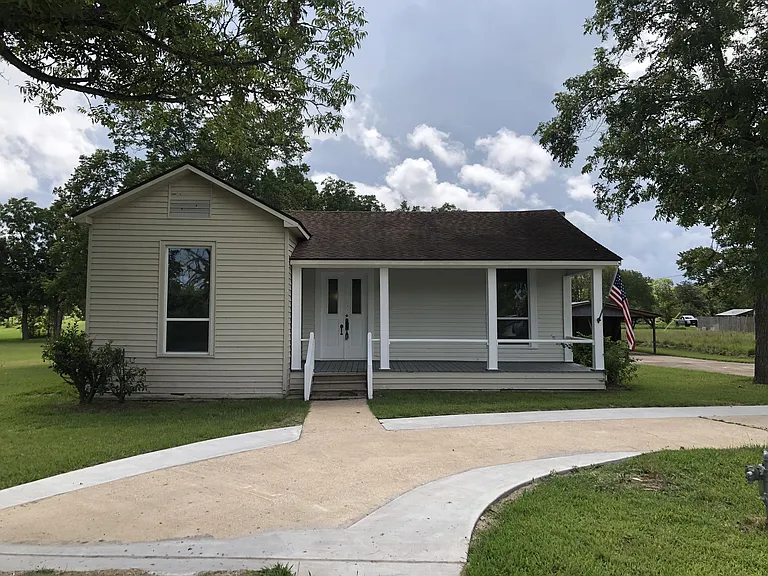 246 FM 405 — Photo 29