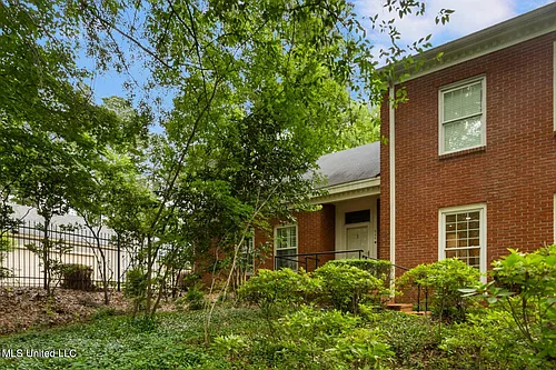 246 Eastbrooke St Photo 1