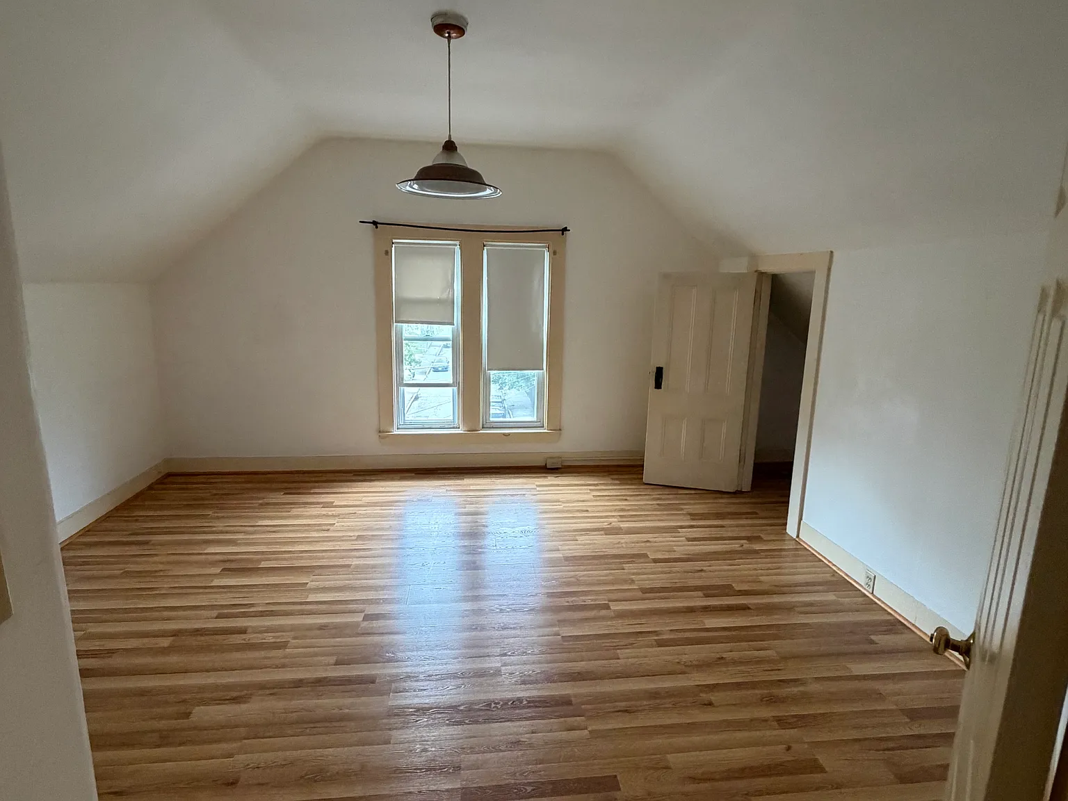 2 bed, 1500 sqft, $2,100 — Photo 1