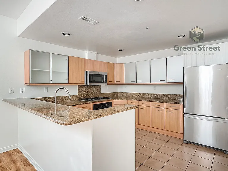 4057 1st Ave #109 — Photo 8