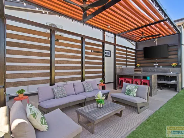 106 W Acapulco St, South Padre Island, TX 78597