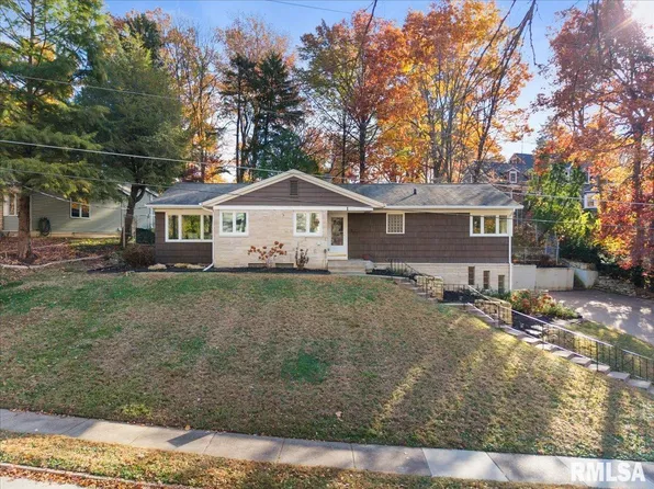 1 Kenwood Ave, Davenport, IA 52803