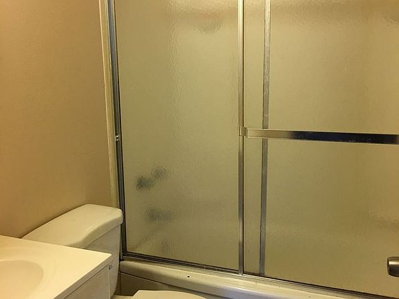 2nd image of 7979 Macarthur Blvd APT 8