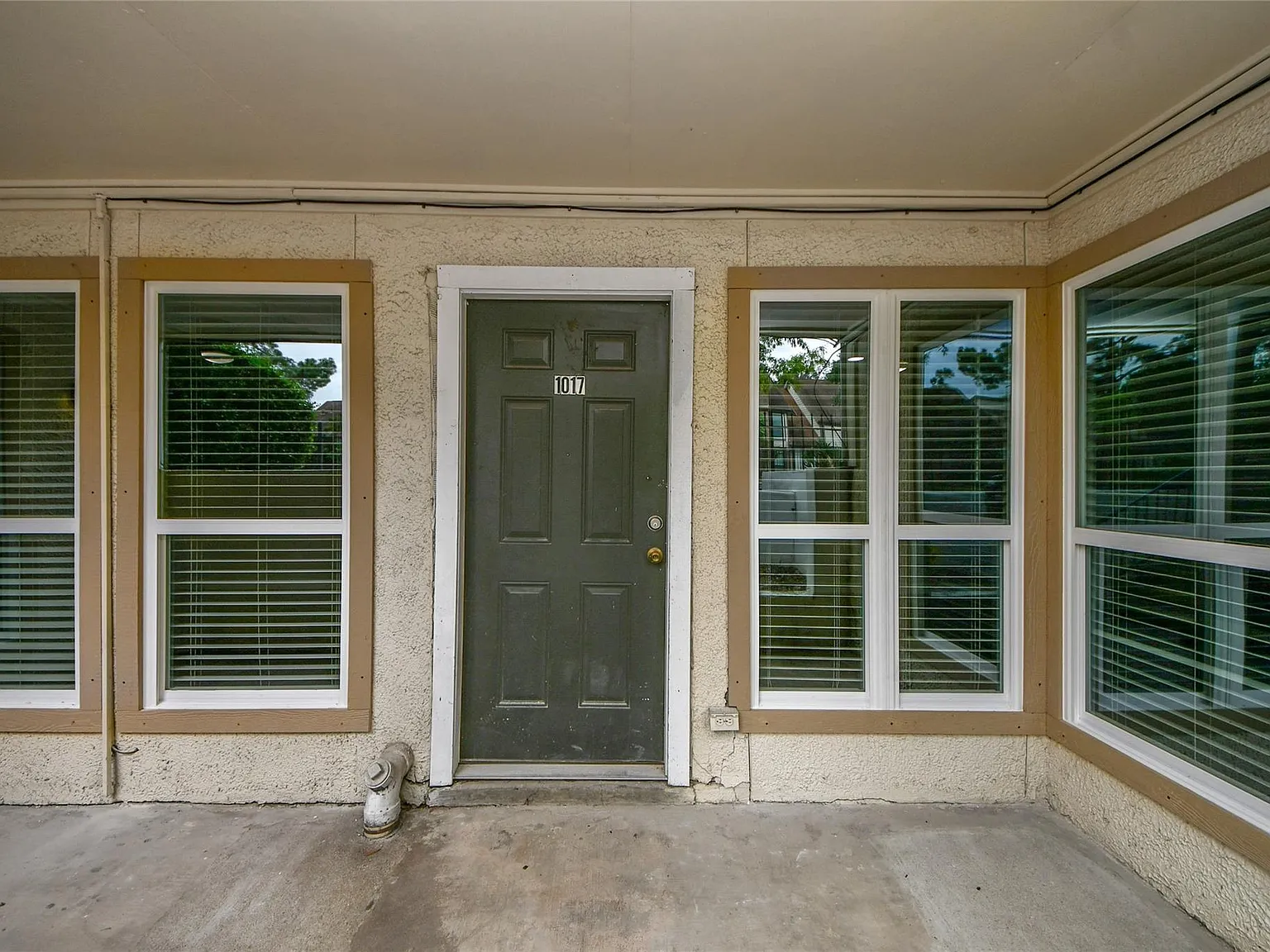 2 bed, 2.0 bath, 1280 sqft, $1,600 — Photo 1