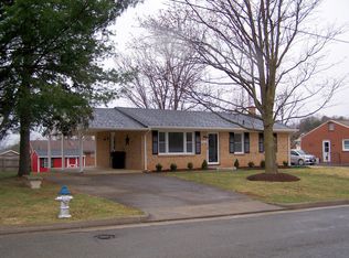 1814 Terry Dr, Vinton, VA 24179