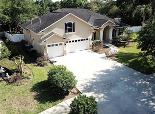4012 Valrico Grove Dr, Valrico, FL 33594